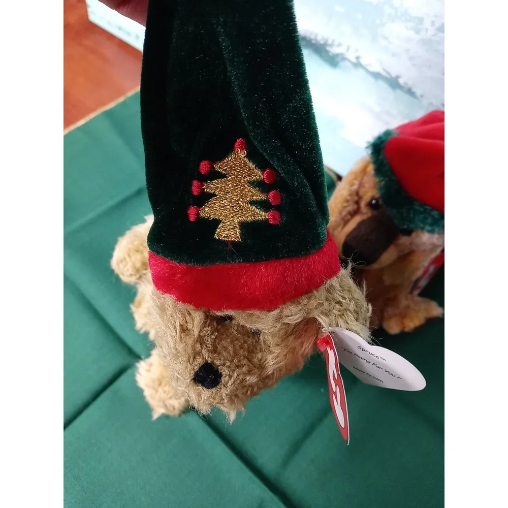 Lot Of 2 Christmas TY Beanie Babies JinglePup & Spruce Attic Treasures Santa Hat